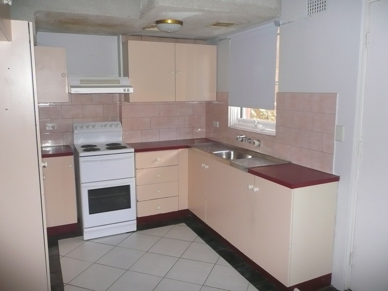 9/11 Warby Street, Campbelltown NSW 2560