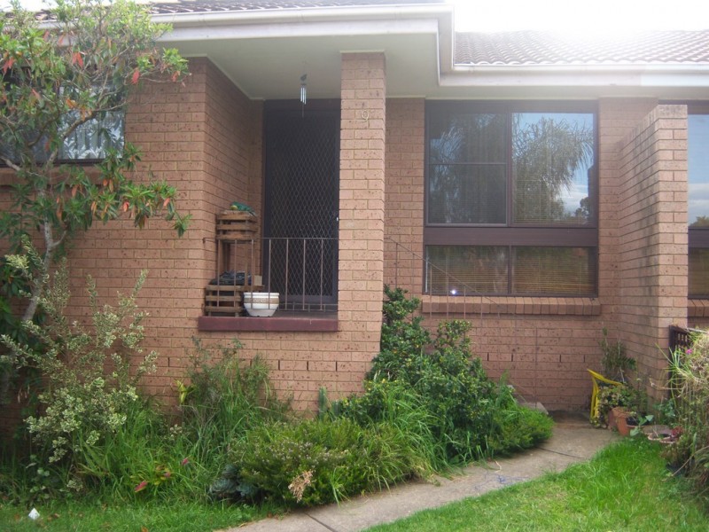 9 Campbell Close, Minto NSW 2566