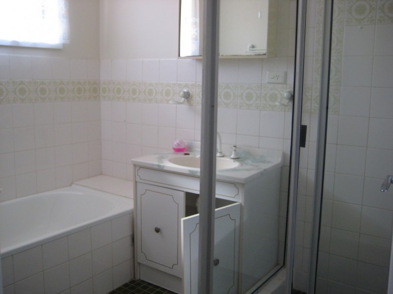 27 Dehavilland Cresent, Raby NSW 2566