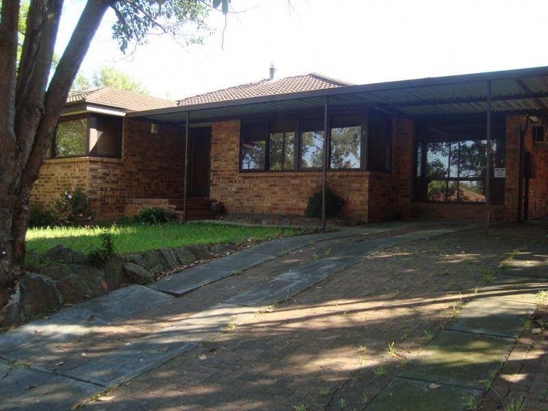 4 Bannockburn Ave, St Andrews NSW 2566