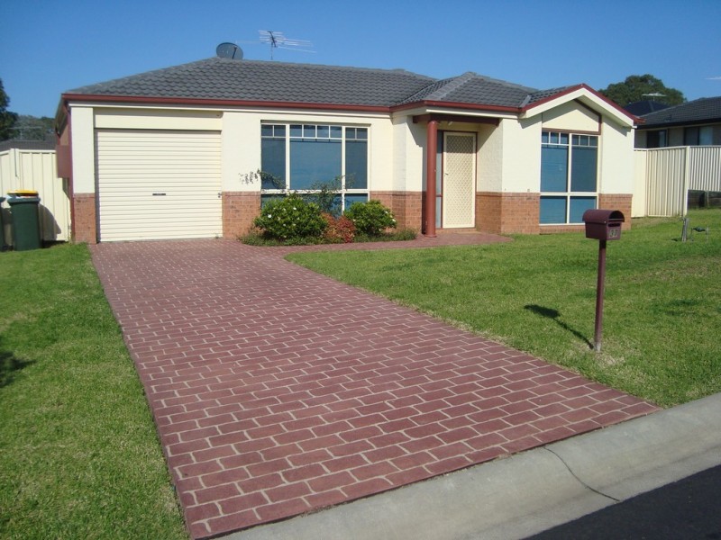 37 McLaughlin Circuit, Bradbury NSW 2560