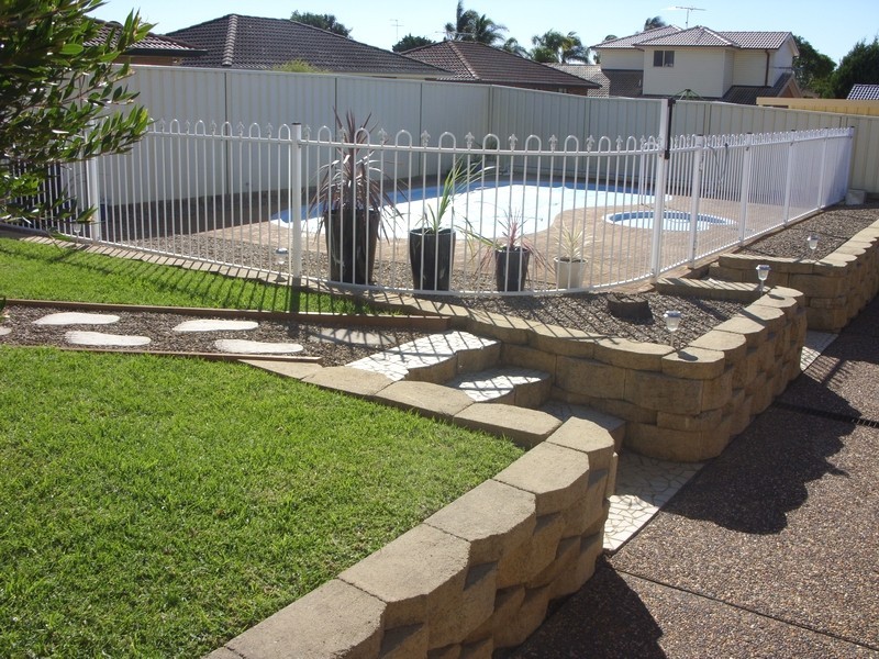 52 St Helens Park Drive, St Helens Park NSW 2560