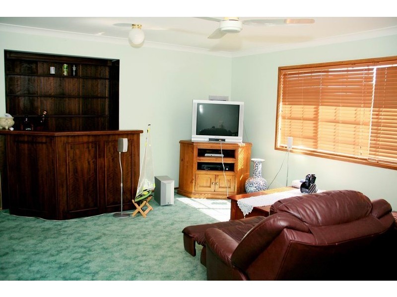 14 Jarndyce Avenue, Ambarvale NSW 2560