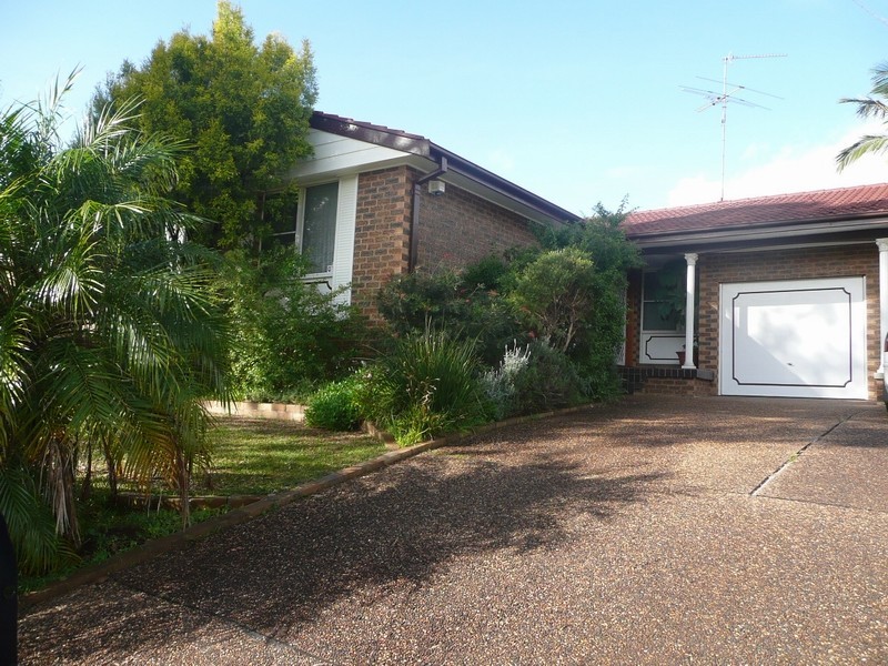 12 Moffat Place, Minto NSW 2566