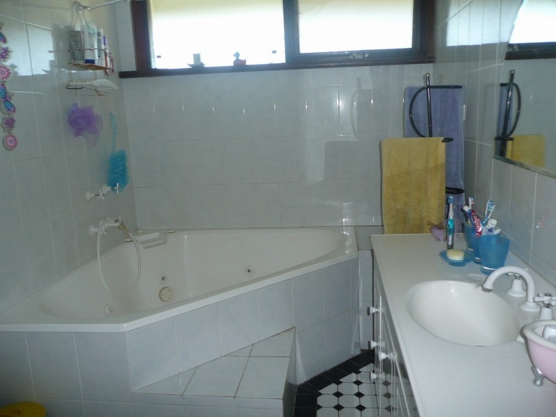 48 Kullaroo Avenue, Bradbury NSW 2560