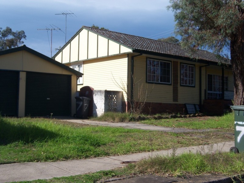 7 Lander Street, Leumeah NSW 2560
