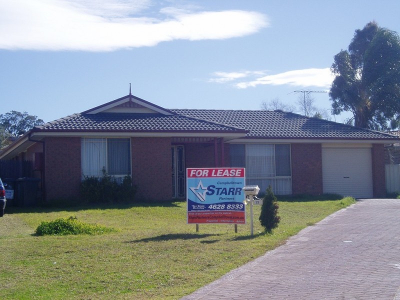 13 Hotspur Pl, Rosemeadow NSW 2560