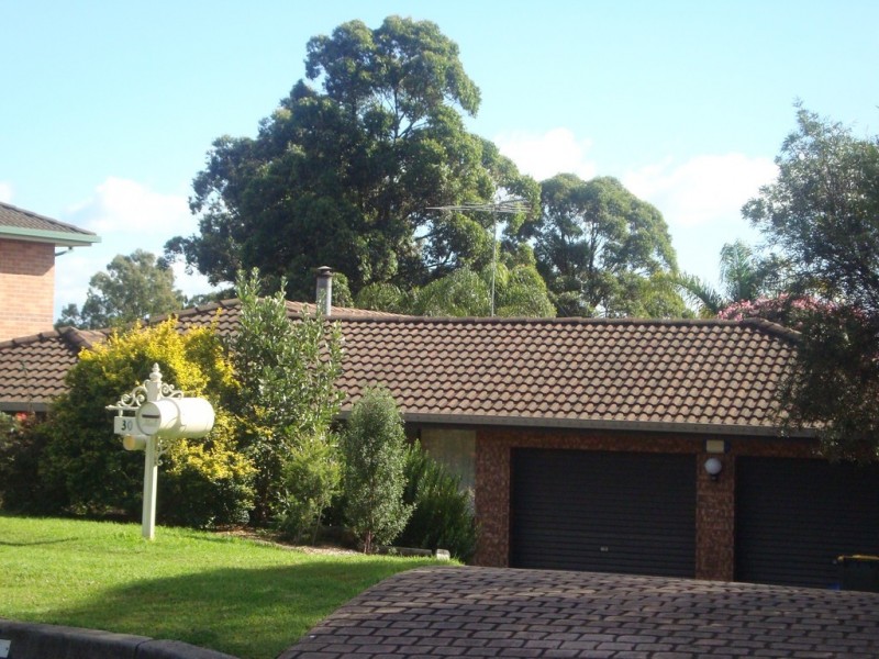 30 Debenham Ave, Leumeah NSW 2560