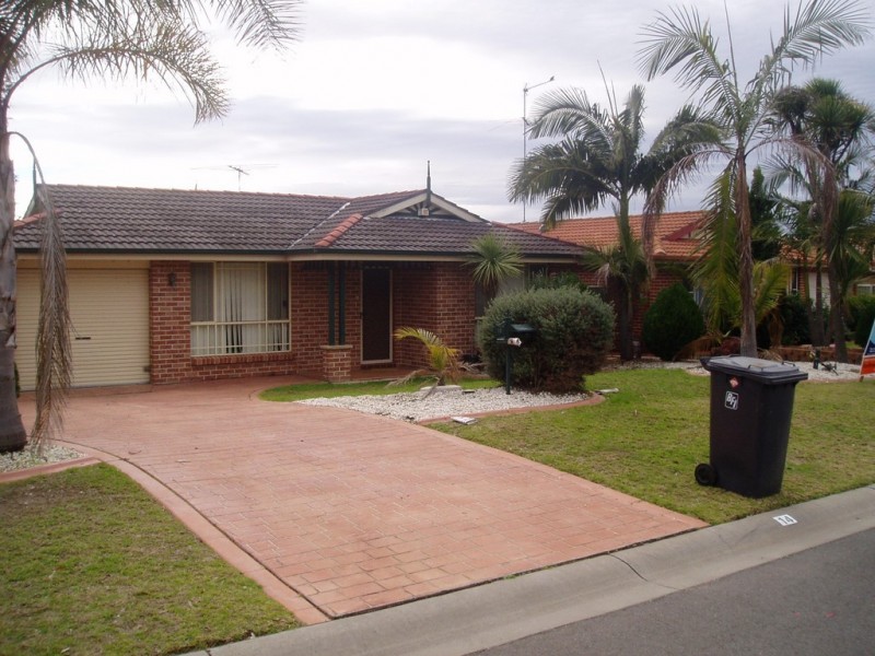 14 Spence Place, St Helens Park NSW 2560