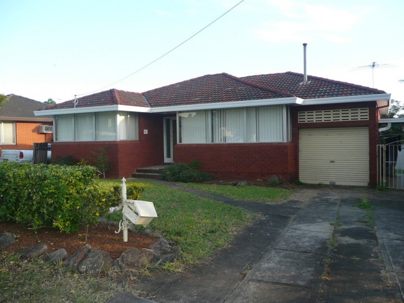41 Burns Road, Campbelltown NSW 2560