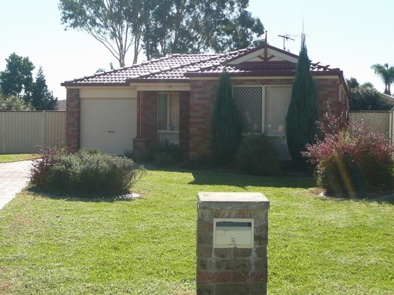 30 Pyramus Circuit, Rosemeadow NSW 2560