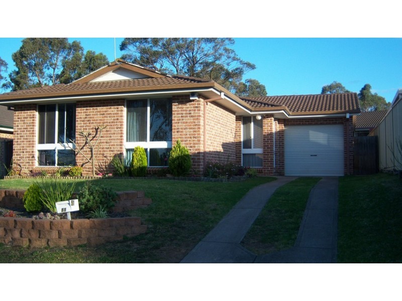 51 Carbasse Cres, St Helens Park NSW 2560