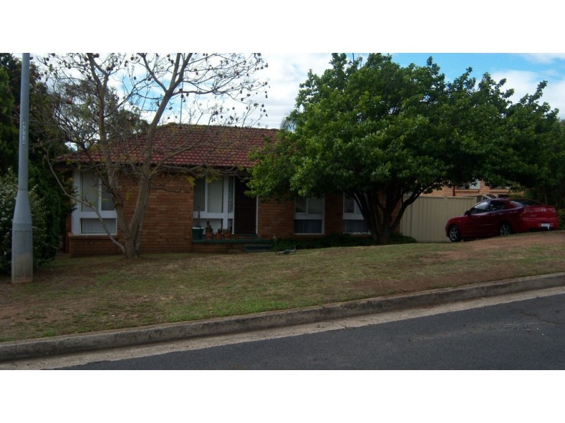 13 Manooka Crescent, Bradbury, Bradbury NSW 2560