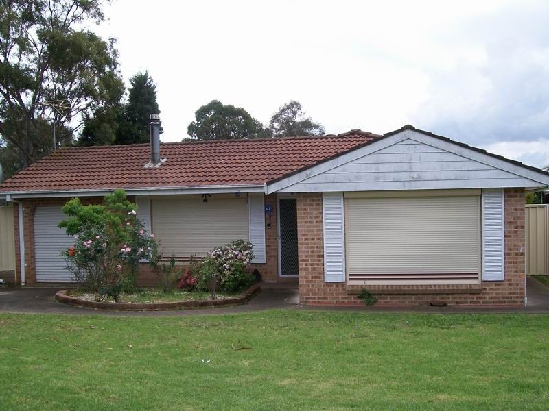 2 Bowers Place, Leumeah NSW 2560