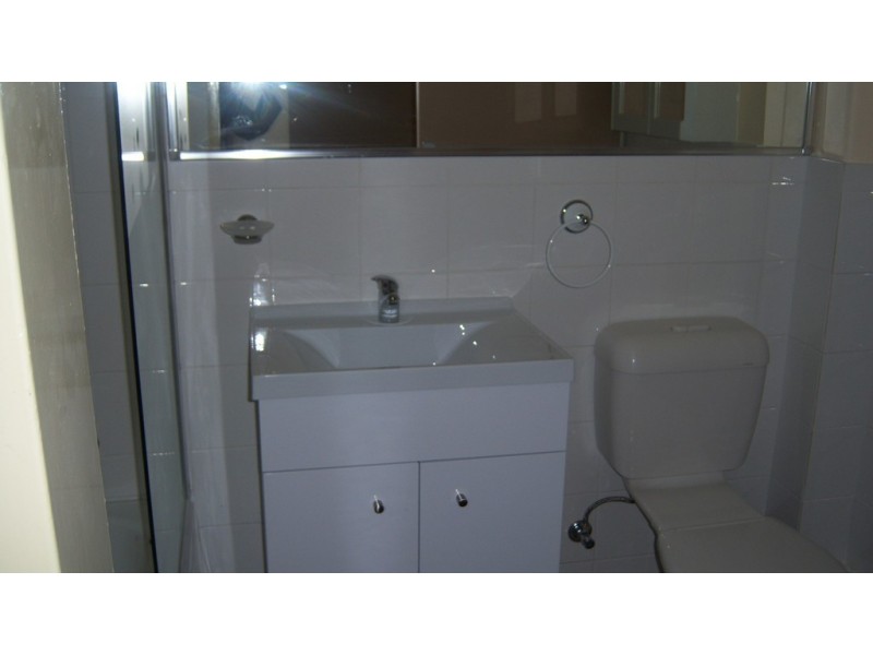 10/100 Parkhill Court, Leumeah NSW 2560