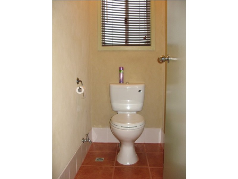 33 Lorenzo Cres, Rosemeadow NSW 2560