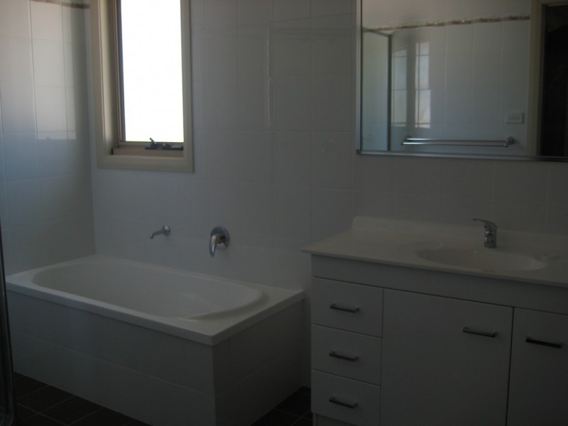 2/72 Broughton Street, Campbelltown NSW 2560