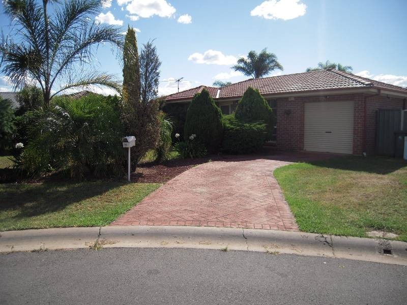 10 Quinion Place, Ambarvale NSW 2560