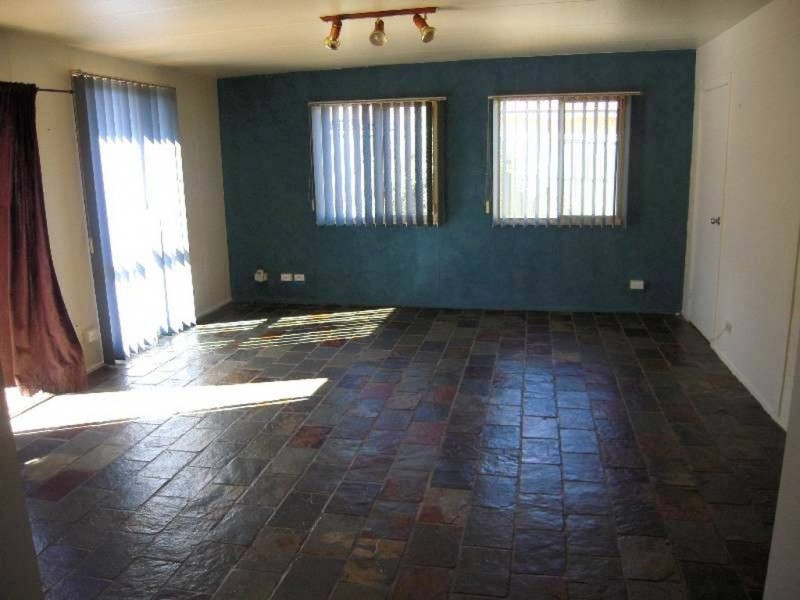 10 Quinion Place, Ambarvale NSW 2560