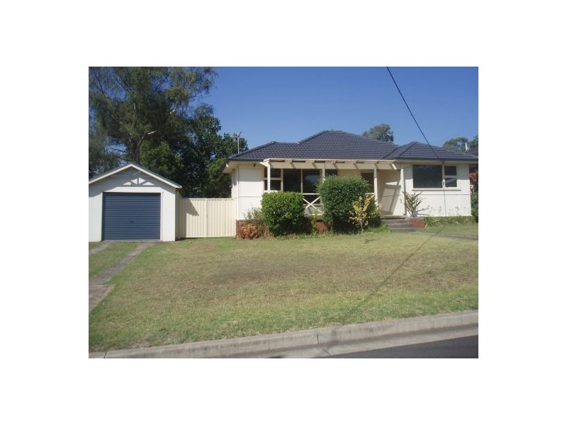 6 Homann Ave, Leumeah NSW 2560