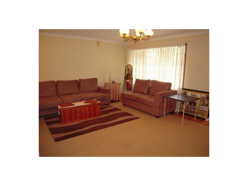 276 The Parkway, Bradbury NSW 2560