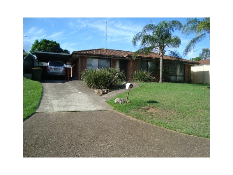 13 Darnay Place, Ambarvale NSW 2560