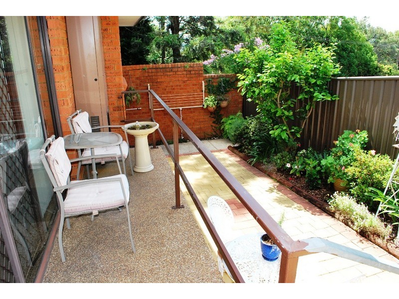 1/14 Stewart St, Campbelltown NSW 2560