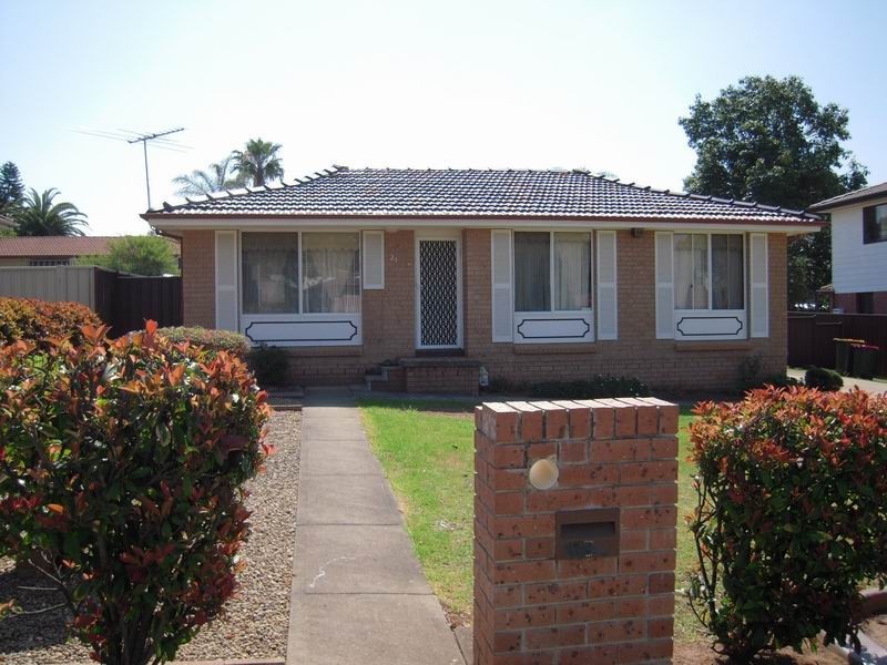 23 Crispsparkle Drive, Ambarvale NSW 2560