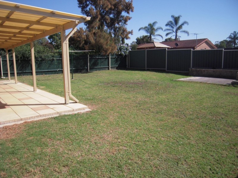 6 Woylie Palce, St Helens Park NSW 2560