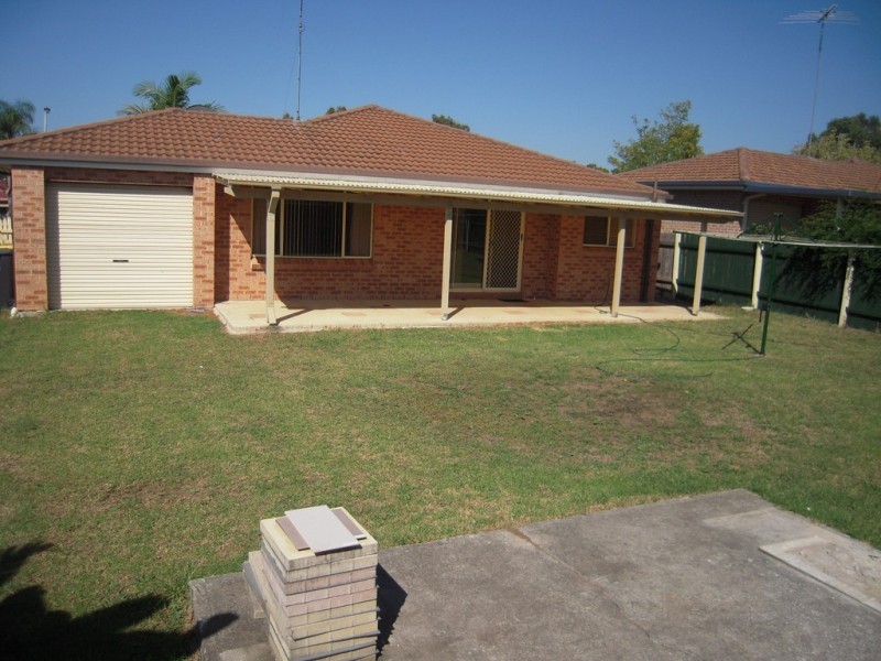 6 Woylie Palce, St Helens Park NSW 2560