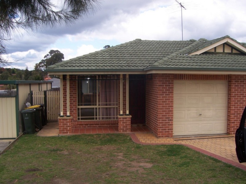 55a Larapinta Cres, St Helens Park NSW 2560