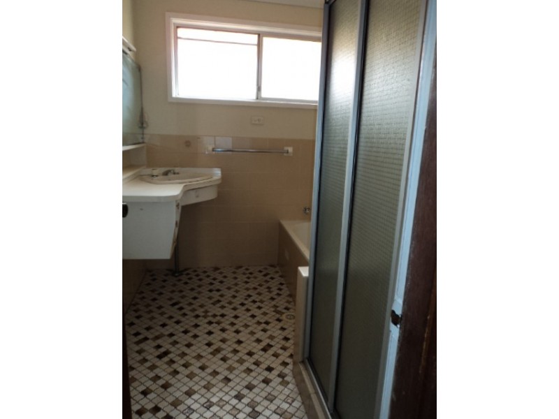 15 Forbes Place, Leumeah NSW 2560