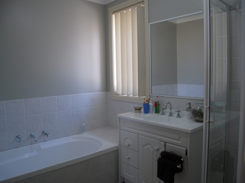 6 Salerno Place, Blairmount NSW 2559