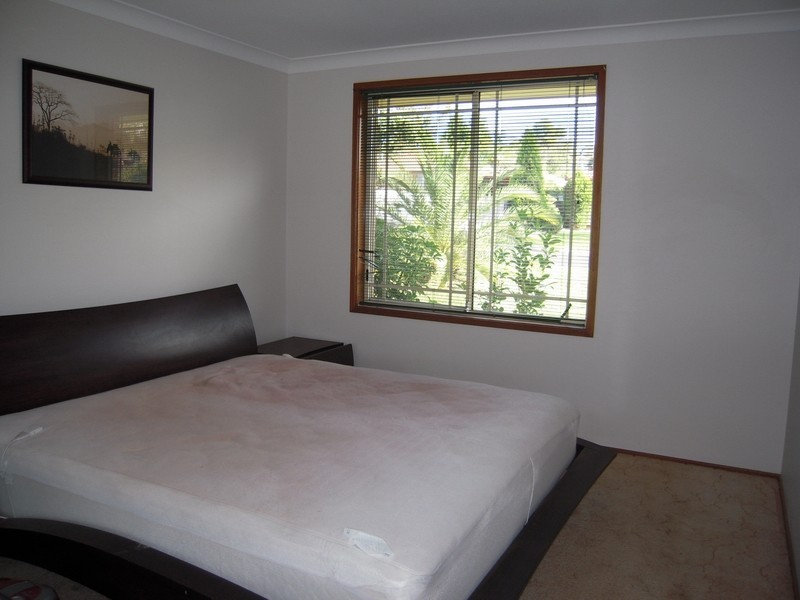 12 Davy Place, St Helens Park NSW 2560