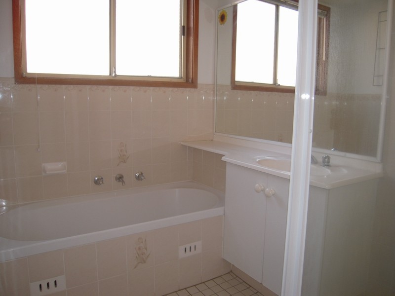 12 Davy Place, St Helens Park NSW 2560