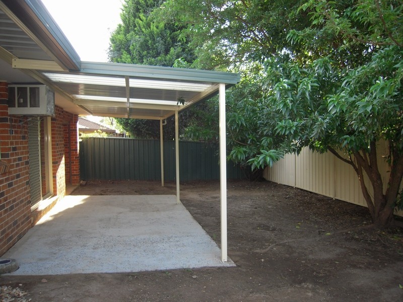 12 Davy Place, St Helens Park NSW 2560