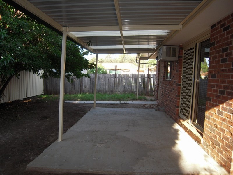 12 Davy Place, St Helens Park NSW 2560