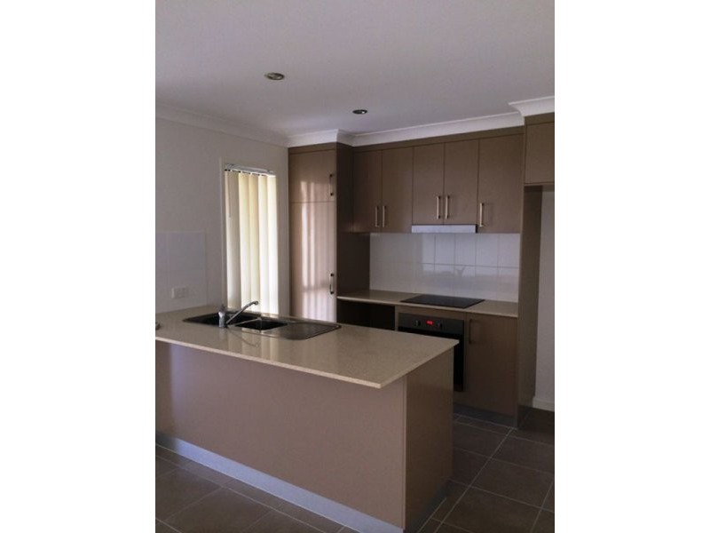 2/44 Superior Boulevard, Andergrove QLD 4740