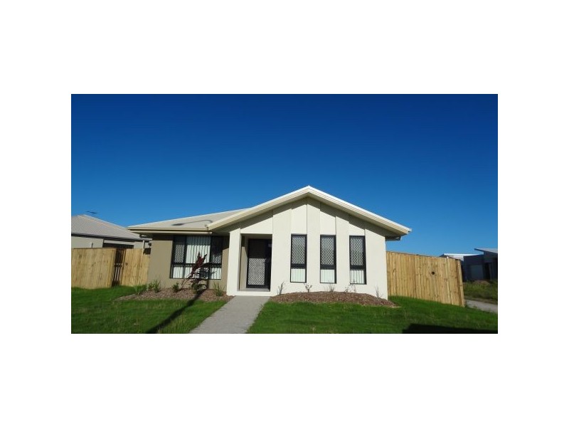 25 Henley Close, Blacks Beach QLD 4740