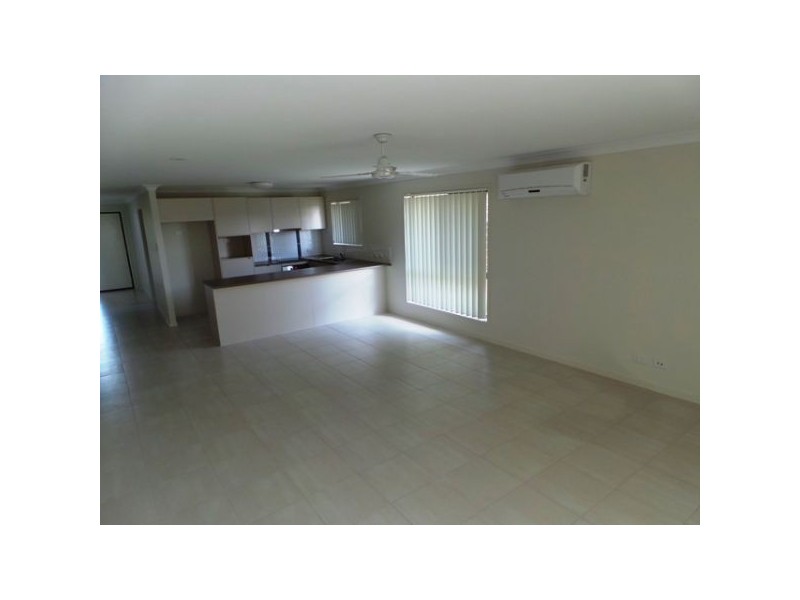 25 Henley Close, Blacks Beach QLD 4740