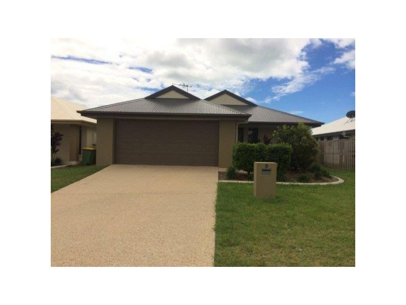 8 Trinity Parade, Blacks Beach QLD 4740