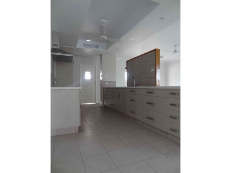 7 The Crescent, North Mackay QLD 4740