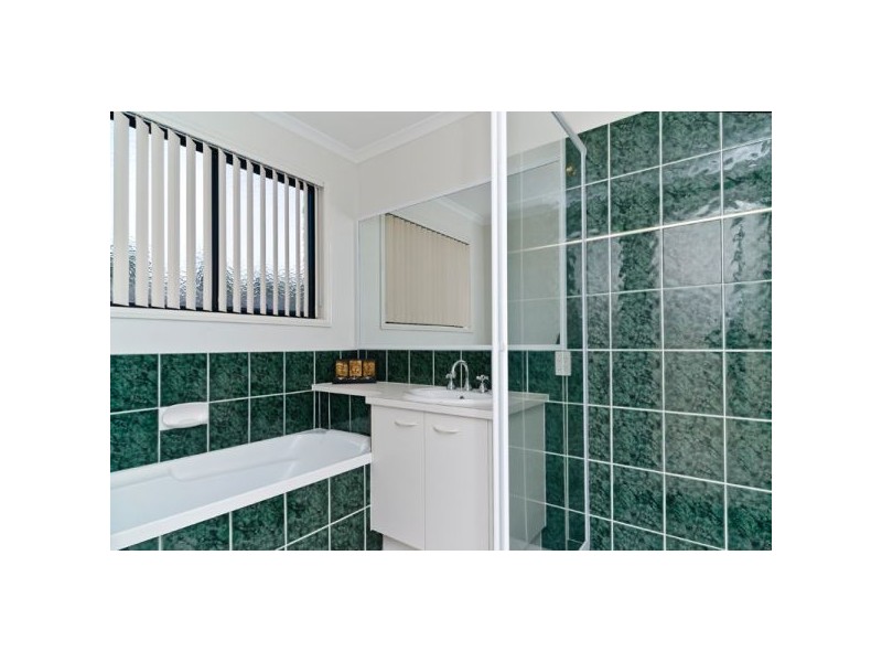 4 Lamandra, Sippy Downs QLD 4556