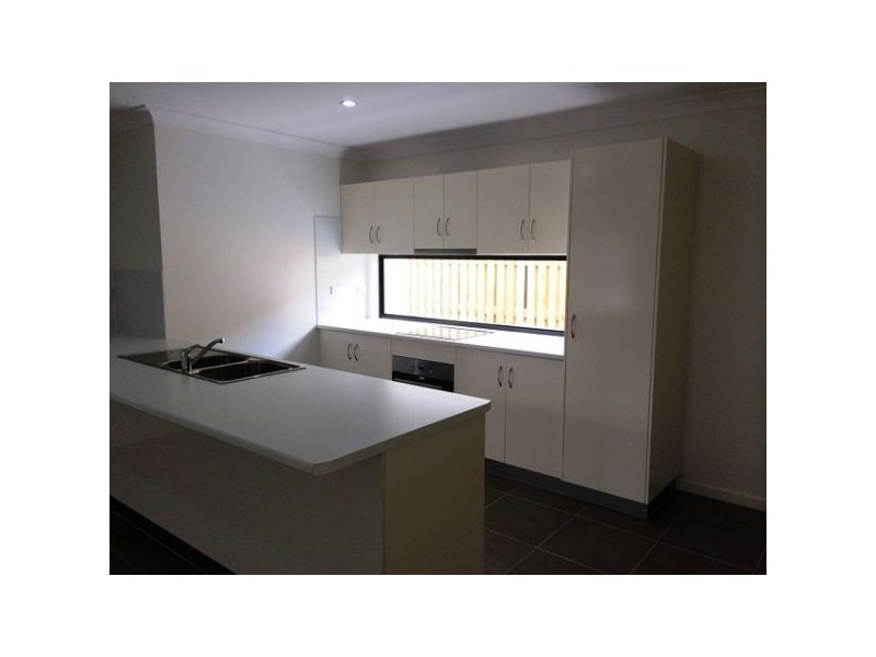 11 Esperance Avenue, Blacks Beach QLD 4740