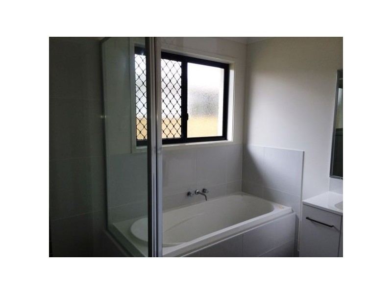 11 Esperance Avenue, Blacks Beach QLD 4740