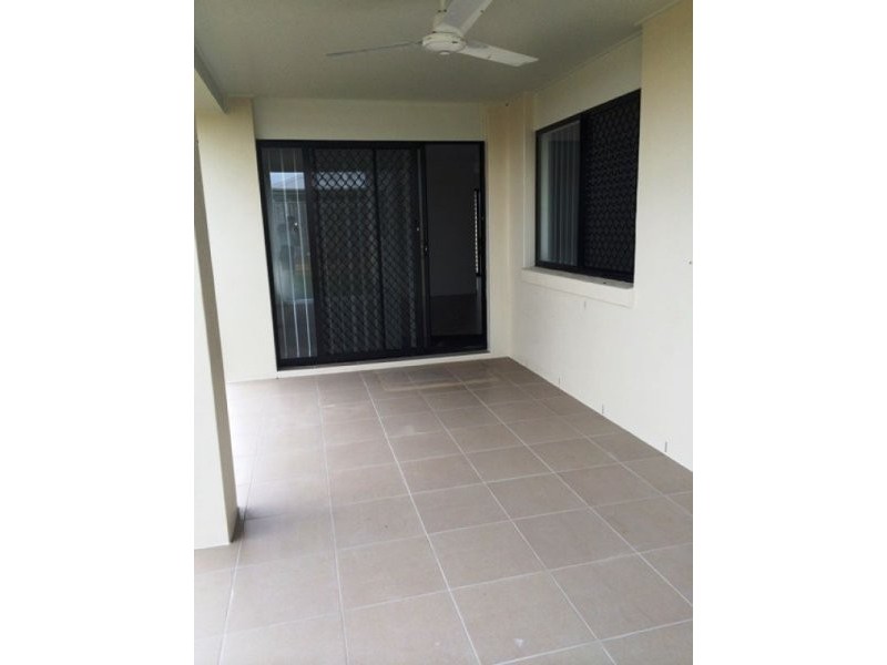 11 Esperance Avenue, Blacks Beach QLD 4740