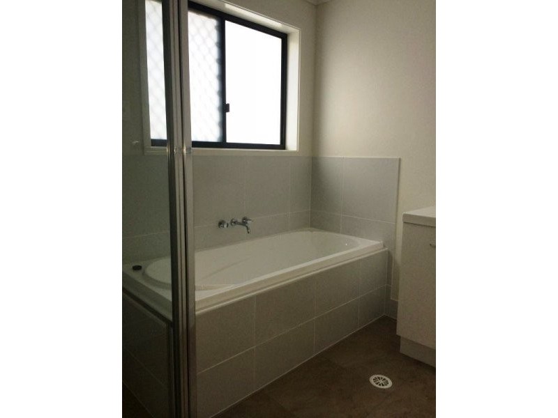 11 Henley Close, Blacks Beach QLD 4740