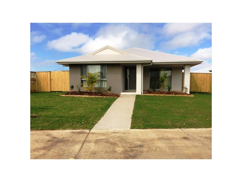 16 Henley Close, Blacks Beach QLD 4740