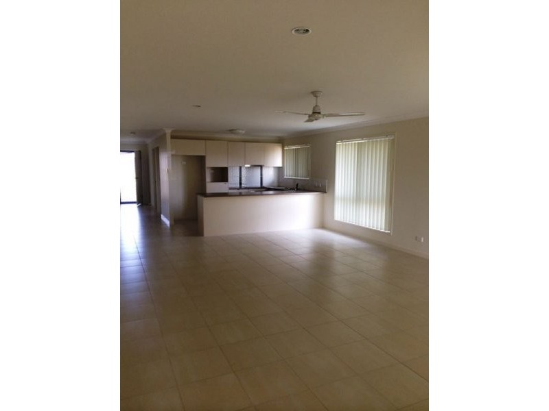 16 Henley Close, Blacks Beach QLD 4740