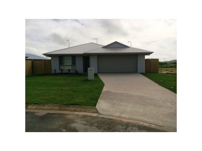 16 Henley Close, Blacks Beach QLD 4740